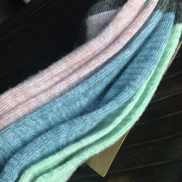 🚨B2G1 New BORN Pink Blue Green 3 Pair Wool Blend Socks - Picture 3 of 7